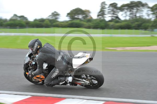 Motorcycle action photographs;Trackday digital images;event digital images;eventdigitalimages;no limits trackday;oulton park;oulton park circuit cheshire;oulton park photographs;peter wileman photography;trackday;trackday photos
