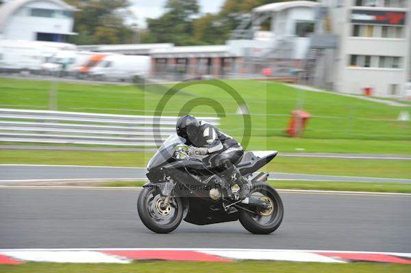 Motorcycle action photographs;Trackday digital images;event digital images;eventdigitalimages;no limits trackday;oulton park;oulton park circuit cheshire;oulton park photographs;peter wileman photography;trackday;trackday photos