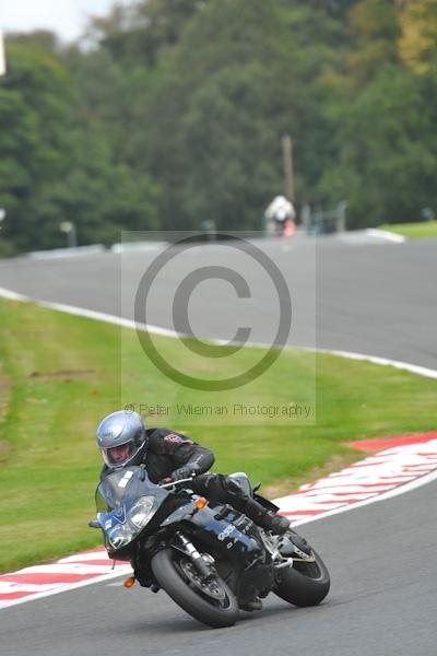 Motorcycle action photographs;Trackday digital images;event digital images;eventdigitalimages;no limits trackday;oulton park;oulton park circuit cheshire;oulton park photographs;peter wileman photography;trackday;trackday photos