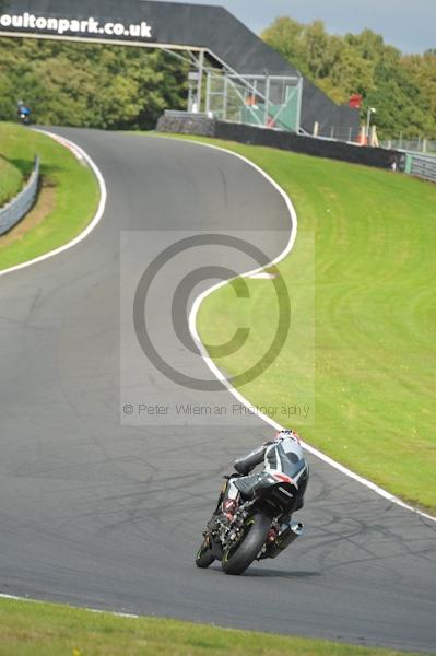 Motorcycle action photographs;Trackday digital images;event digital images;eventdigitalimages;no limits trackday;oulton park;oulton park circuit cheshire;oulton park photographs;peter wileman photography;trackday;trackday photos
