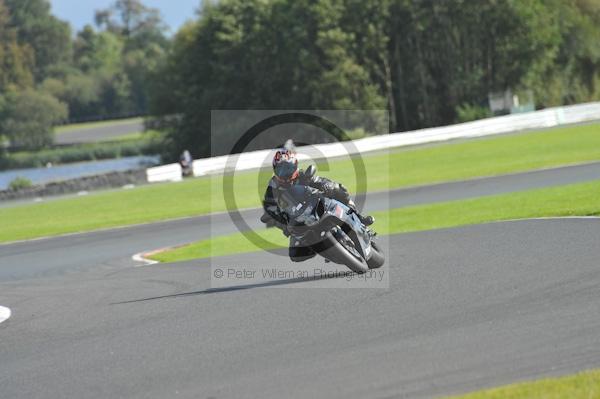 Motorcycle action photographs;Trackday digital images;event digital images;eventdigitalimages;no limits trackday;oulton park;oulton park circuit cheshire;oulton park photographs;peter wileman photography;trackday;trackday photos