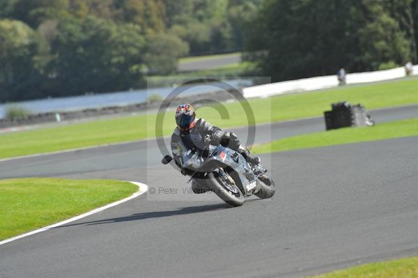 Motorcycle action photographs;Trackday digital images;event digital images;eventdigitalimages;no limits trackday;oulton park;oulton park circuit cheshire;oulton park photographs;peter wileman photography;trackday;trackday photos