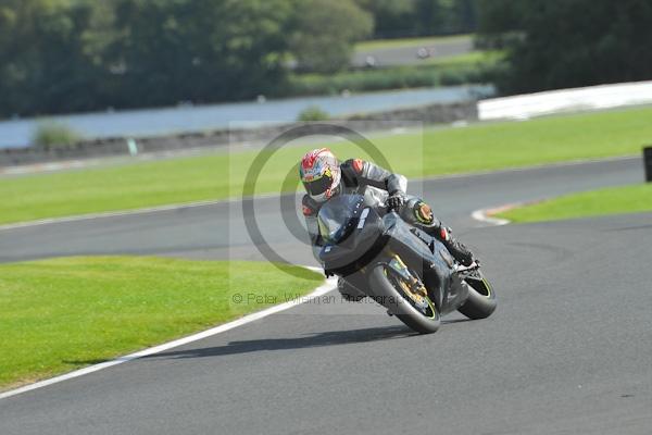 Motorcycle action photographs;Trackday digital images;event digital images;eventdigitalimages;no limits trackday;oulton park;oulton park circuit cheshire;oulton park photographs;peter wileman photography;trackday;trackday photos