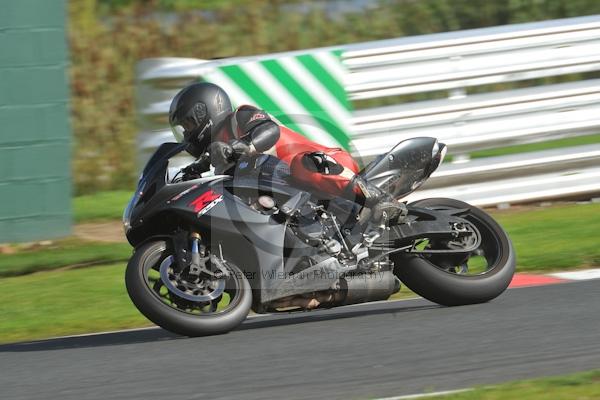 Motorcycle action photographs;Trackday digital images;event digital images;eventdigitalimages;no limits trackday;oulton park;oulton park circuit cheshire;oulton park photographs;peter wileman photography;trackday;trackday photos