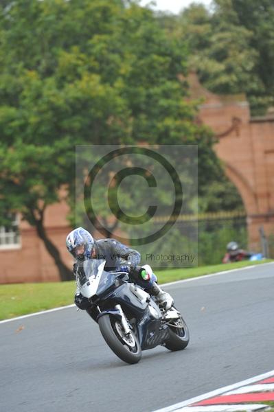 Motorcycle action photographs;Trackday digital images;event digital images;eventdigitalimages;no limits trackday;oulton park;oulton park circuit cheshire;oulton park photographs;peter wileman photography;trackday;trackday photos