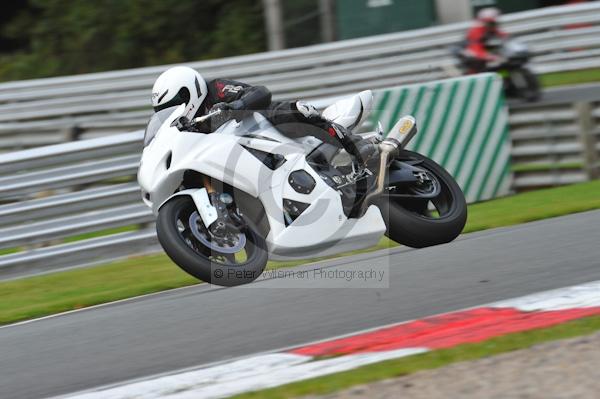 Motorcycle action photographs;Trackday digital images;event digital images;eventdigitalimages;no limits trackday;oulton park;oulton park circuit cheshire;oulton park photographs;peter wileman photography;trackday;trackday photos