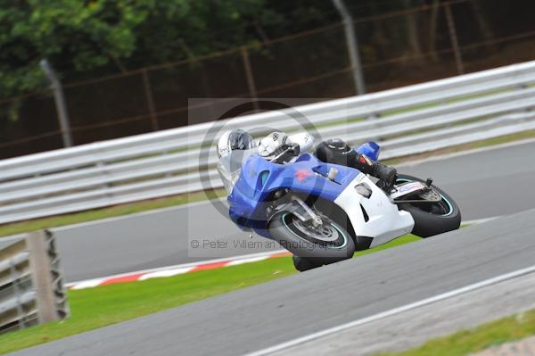 Motorcycle action photographs;Trackday digital images;event digital images;eventdigitalimages;no limits trackday;oulton park;oulton park circuit cheshire;oulton park photographs;peter wileman photography;trackday;trackday photos