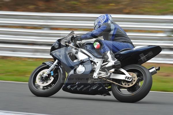 Motorcycle action photographs;Trackday digital images;event digital images;eventdigitalimages;no limits trackday;oulton park;oulton park circuit cheshire;oulton park photographs;peter wileman photography;trackday;trackday photos