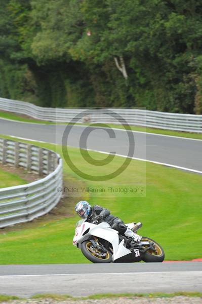 Motorcycle action photographs;Trackday digital images;event digital images;eventdigitalimages;no limits trackday;oulton park;oulton park circuit cheshire;oulton park photographs;peter wileman photography;trackday;trackday photos