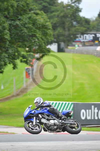 Motorcycle action photographs;Trackday digital images;event digital images;eventdigitalimages;no limits trackday;oulton park;oulton park circuit cheshire;oulton park photographs;peter wileman photography;trackday;trackday photos