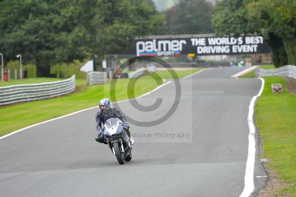 Motorcycle action photographs;Trackday digital images;event digital images;eventdigitalimages;no limits trackday;oulton park;oulton park circuit cheshire;oulton park photographs;peter wileman photography;trackday;trackday photos