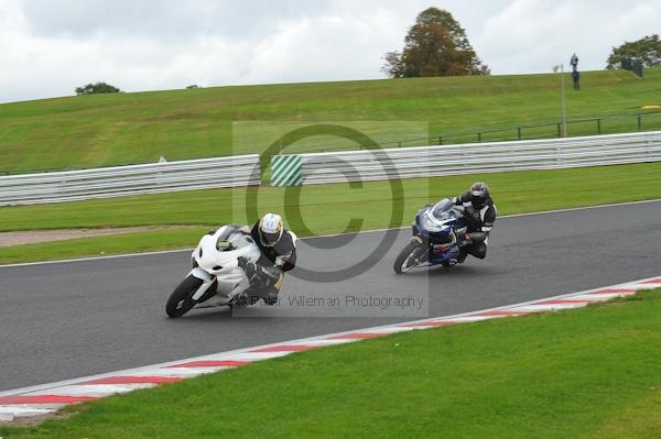 Motorcycle action photographs;Trackday digital images;event digital images;eventdigitalimages;no limits trackday;oulton park;oulton park circuit cheshire;oulton park photographs;peter wileman photography;trackday;trackday photos