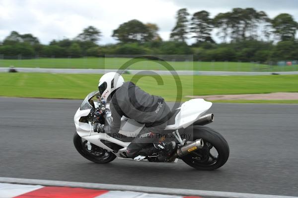 Motorcycle action photographs;Trackday digital images;event digital images;eventdigitalimages;no limits trackday;oulton park;oulton park circuit cheshire;oulton park photographs;peter wileman photography;trackday;trackday photos