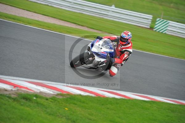 Motorcycle action photographs;Trackday digital images;event digital images;eventdigitalimages;no limits trackday;oulton park;oulton park circuit cheshire;oulton park photographs;peter wileman photography;trackday;trackday photos