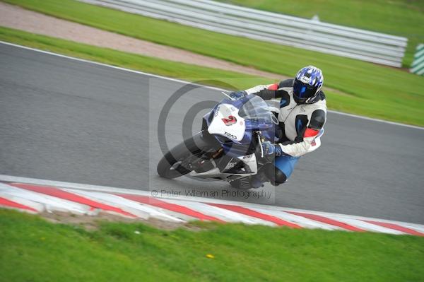 Motorcycle action photographs;Trackday digital images;event digital images;eventdigitalimages;no limits trackday;oulton park;oulton park circuit cheshire;oulton park photographs;peter wileman photography;trackday;trackday photos