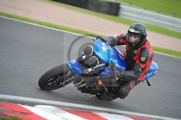 Motorcycle action photographs;Trackday digital images;event digital images;eventdigitalimages;no limits trackday;oulton park;oulton park circuit cheshire;oulton park photographs;peter wileman photography;trackday;trackday photos