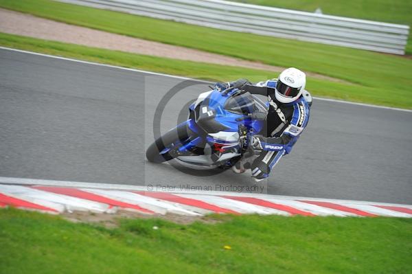 Motorcycle action photographs;Trackday digital images;event digital images;eventdigitalimages;no limits trackday;oulton park;oulton park circuit cheshire;oulton park photographs;peter wileman photography;trackday;trackday photos