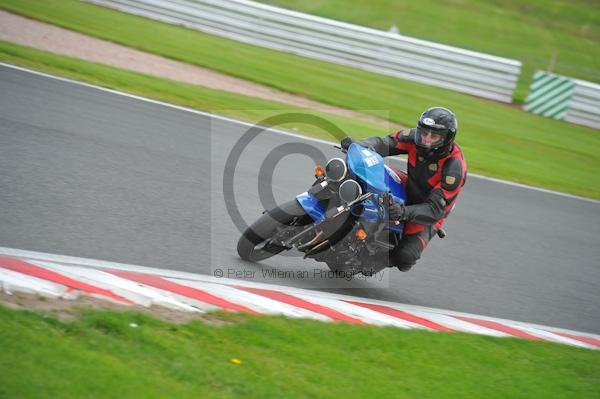 Motorcycle action photographs;Trackday digital images;event digital images;eventdigitalimages;no limits trackday;oulton park;oulton park circuit cheshire;oulton park photographs;peter wileman photography;trackday;trackday photos