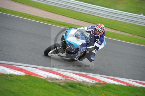 Motorcycle action photographs;Trackday digital images;event digital images;eventdigitalimages;no limits trackday;oulton park;oulton park circuit cheshire;oulton park photographs;peter wileman photography;trackday;trackday photos