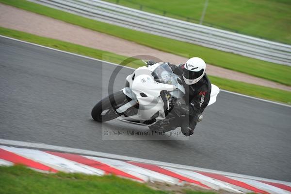 Motorcycle action photographs;Trackday digital images;event digital images;eventdigitalimages;no limits trackday;oulton park;oulton park circuit cheshire;oulton park photographs;peter wileman photography;trackday;trackday photos