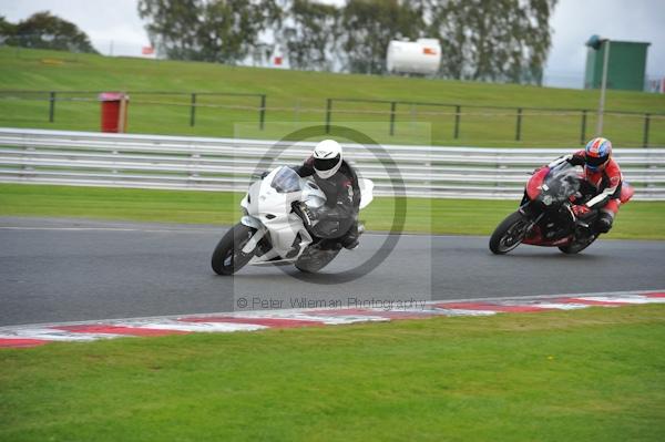 Motorcycle action photographs;Trackday digital images;event digital images;eventdigitalimages;no limits trackday;oulton park;oulton park circuit cheshire;oulton park photographs;peter wileman photography;trackday;trackday photos