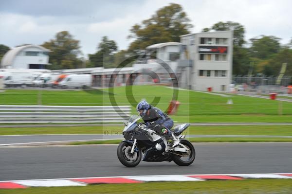 Motorcycle action photographs;Trackday digital images;event digital images;eventdigitalimages;no limits trackday;oulton park;oulton park circuit cheshire;oulton park photographs;peter wileman photography;trackday;trackday photos