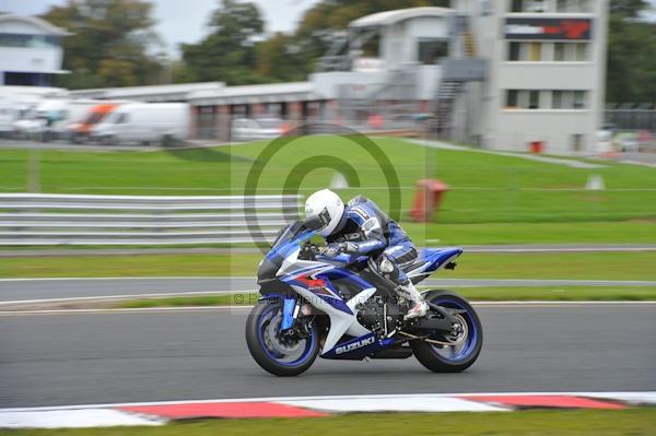 Motorcycle action photographs;Trackday digital images;event digital images;eventdigitalimages;no limits trackday;oulton park;oulton park circuit cheshire;oulton park photographs;peter wileman photography;trackday;trackday photos