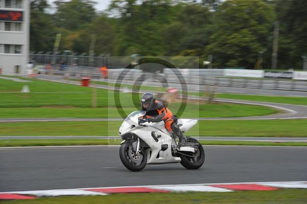 Motorcycle action photographs;Trackday digital images;event digital images;eventdigitalimages;no limits trackday;oulton park;oulton park circuit cheshire;oulton park photographs;peter wileman photography;trackday;trackday photos