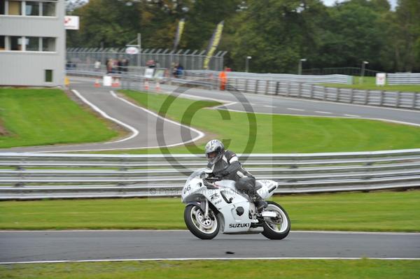 Motorcycle action photographs;Trackday digital images;event digital images;eventdigitalimages;no limits trackday;oulton park;oulton park circuit cheshire;oulton park photographs;peter wileman photography;trackday;trackday photos