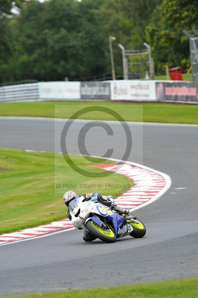 Motorcycle action photographs;Trackday digital images;event digital images;eventdigitalimages;no limits trackday;oulton park;oulton park circuit cheshire;oulton park photographs;peter wileman photography;trackday;trackday photos