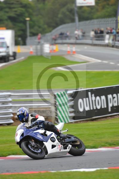 Motorcycle action photographs;Trackday digital images;event digital images;eventdigitalimages;no limits trackday;oulton park;oulton park circuit cheshire;oulton park photographs;peter wileman photography;trackday;trackday photos