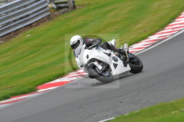 Motorcycle action photographs;Trackday digital images;event digital images;eventdigitalimages;no limits trackday;oulton park;oulton park circuit cheshire;oulton park photographs;peter wileman photography;trackday;trackday photos