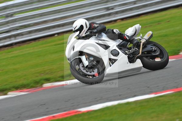 Motorcycle action photographs;Trackday digital images;event digital images;eventdigitalimages;no limits trackday;oulton park;oulton park circuit cheshire;oulton park photographs;peter wileman photography;trackday;trackday photos