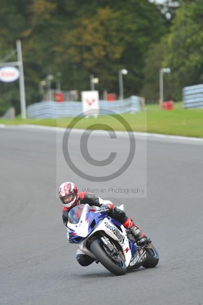 Motorcycle action photographs;Trackday digital images;event digital images;eventdigitalimages;no limits trackday;oulton park;oulton park circuit cheshire;oulton park photographs;peter wileman photography;trackday;trackday photos