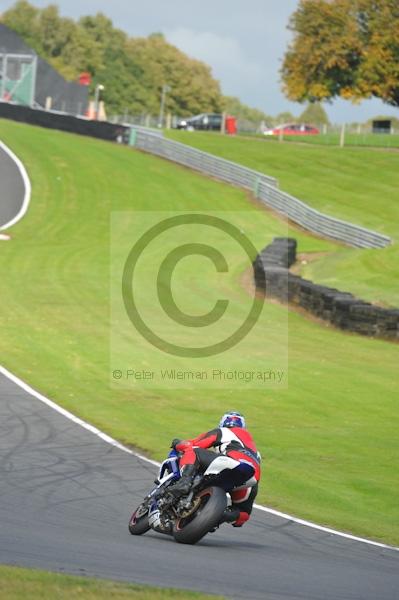 Motorcycle action photographs;Trackday digital images;event digital images;eventdigitalimages;no limits trackday;oulton park;oulton park circuit cheshire;oulton park photographs;peter wileman photography;trackday;trackday photos