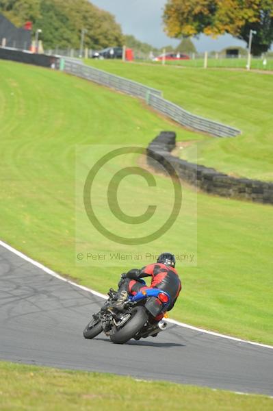 Motorcycle action photographs;Trackday digital images;event digital images;eventdigitalimages;no limits trackday;oulton park;oulton park circuit cheshire;oulton park photographs;peter wileman photography;trackday;trackday photos