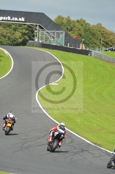 Motorcycle action photographs;Trackday digital images;event digital images;eventdigitalimages;no limits trackday;oulton park;oulton park circuit cheshire;oulton park photographs;peter wileman photography;trackday;trackday photos