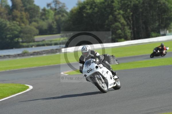 Motorcycle action photographs;Trackday digital images;event digital images;eventdigitalimages;no limits trackday;oulton park;oulton park circuit cheshire;oulton park photographs;peter wileman photography;trackday;trackday photos