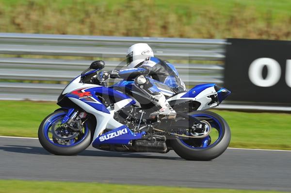 Motorcycle action photographs;Trackday digital images;event digital images;eventdigitalimages;no limits trackday;oulton park;oulton park circuit cheshire;oulton park photographs;peter wileman photography;trackday;trackday photos