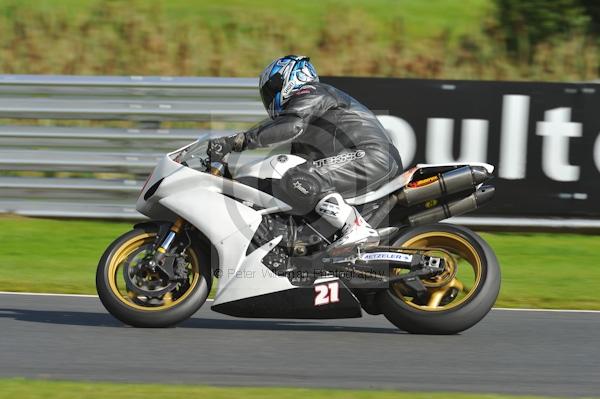Motorcycle action photographs;Trackday digital images;event digital images;eventdigitalimages;no limits trackday;oulton park;oulton park circuit cheshire;oulton park photographs;peter wileman photography;trackday;trackday photos