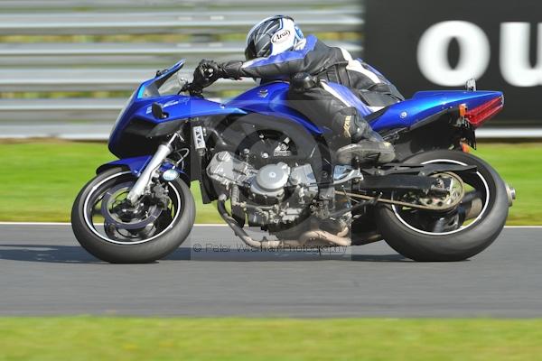 Motorcycle action photographs;Trackday digital images;event digital images;eventdigitalimages;no limits trackday;oulton park;oulton park circuit cheshire;oulton park photographs;peter wileman photography;trackday;trackday photos