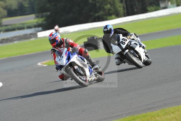 Motorcycle action photographs;Trackday digital images;event digital images;eventdigitalimages;no limits trackday;oulton park;oulton park circuit cheshire;oulton park photographs;peter wileman photography;trackday;trackday photos