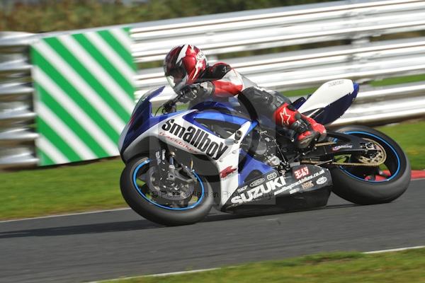 Motorcycle action photographs;Trackday digital images;event digital images;eventdigitalimages;no limits trackday;oulton park;oulton park circuit cheshire;oulton park photographs;peter wileman photography;trackday;trackday photos