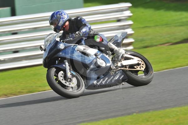 Motorcycle action photographs;Trackday digital images;event digital images;eventdigitalimages;no limits trackday;oulton park;oulton park circuit cheshire;oulton park photographs;peter wileman photography;trackday;trackday photos