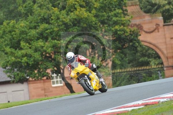 Motorcycle action photographs;Trackday digital images;event digital images;eventdigitalimages;no limits trackday;oulton park;oulton park circuit cheshire;oulton park photographs;peter wileman photography;trackday;trackday photos