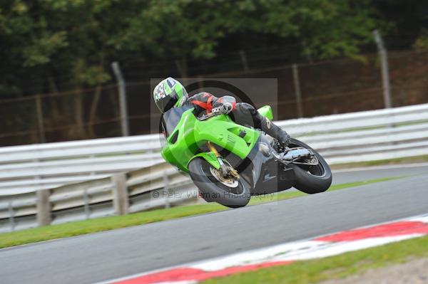 Motorcycle action photographs;Trackday digital images;event digital images;eventdigitalimages;no limits trackday;oulton park;oulton park circuit cheshire;oulton park photographs;peter wileman photography;trackday;trackday photos