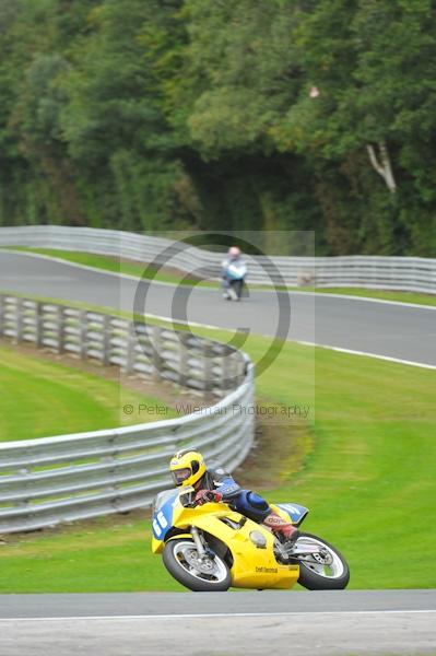 Motorcycle action photographs;Trackday digital images;event digital images;eventdigitalimages;no limits trackday;oulton park;oulton park circuit cheshire;oulton park photographs;peter wileman photography;trackday;trackday photos
