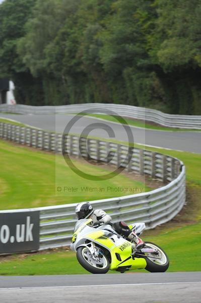 Motorcycle action photographs;Trackday digital images;event digital images;eventdigitalimages;no limits trackday;oulton park;oulton park circuit cheshire;oulton park photographs;peter wileman photography;trackday;trackday photos