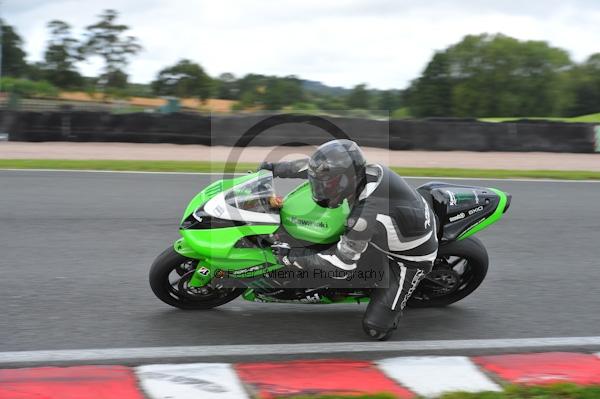Motorcycle action photographs;Trackday digital images;event digital images;eventdigitalimages;no limits trackday;oulton park;oulton park circuit cheshire;oulton park photographs;peter wileman photography;trackday;trackday photos