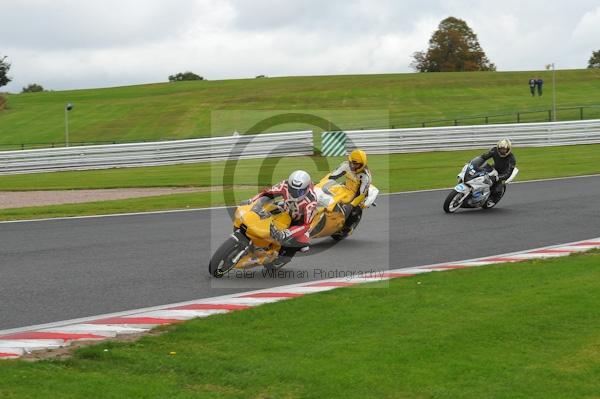 Motorcycle action photographs;Trackday digital images;event digital images;eventdigitalimages;no limits trackday;oulton park;oulton park circuit cheshire;oulton park photographs;peter wileman photography;trackday;trackday photos
